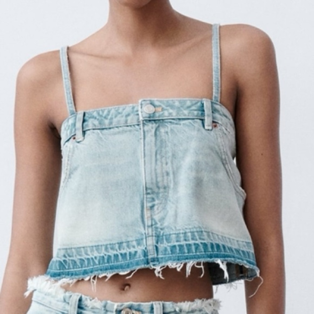 NEW ZARA Light Wash Denim Released Hem Mini Skirt Style Crop Top